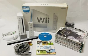 Boxed NINTENDO Wii Console White / Tested Fully Working / 15 FREE GAMES - Picture 1 of 2
