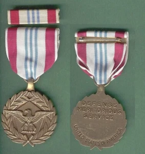 MEDALLA SER MERITORIO DEFENSA EE. UU. con cinta Ser - Imagen 1 de 1