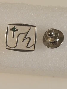 Sterling Silver with Emerald Dot Pin - Picture 1 of 8