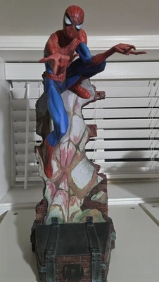 Estatua Sideshow Spider-Man J Scott Campbell Foto 1 de 2