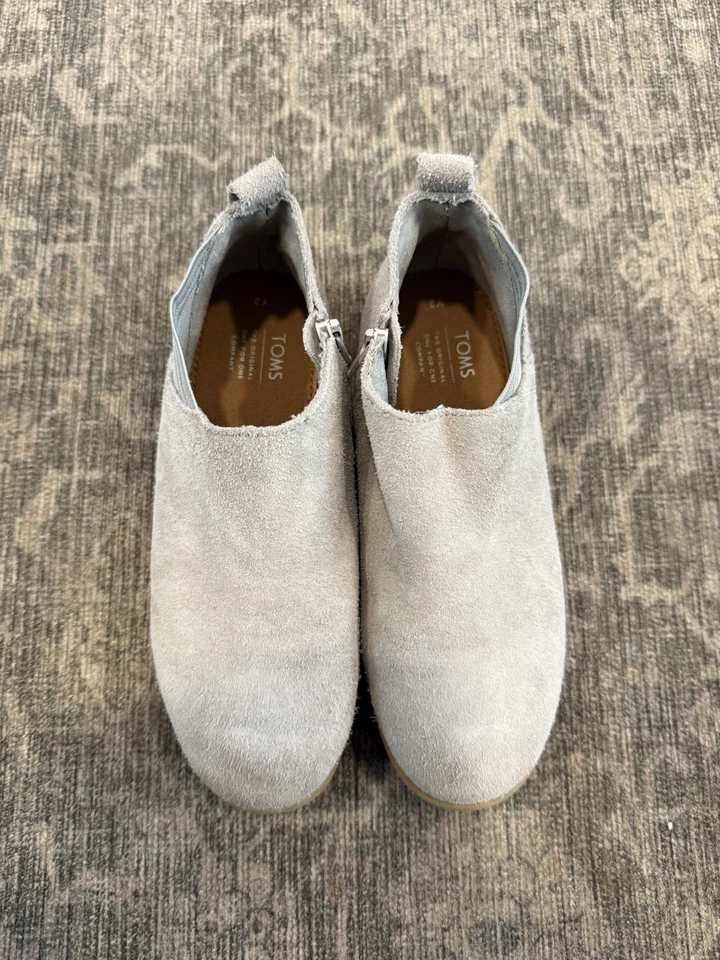 Zapatos Tom’s Niñas Talla Y2 Usados en Excelente Condición Beige Gamuza Ver Imágenes Foto 1 de 4