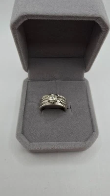 Anillo de oro de 14 quilates para mujer con diamante de 1/4 quilate con banda conectada pesado 4,7 g Foto 1 de 4
