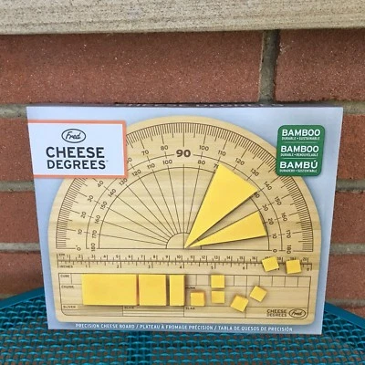 Tablero de queso transportador Cheese Degrees corte de madera de bambú 8,5” x 6,75” novedad Foto 1 de 4