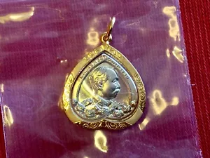 Ciondolo amuleto tailandese cornice oro 18 carati re RaMa V 5 Buddha oro pendente cuori regalo - Foto 1 di 13