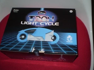 Eaglemoss Tron Blue Light Cycle Limited Edition NIB Jeff Bridges Flynn - Picture 1 of 3