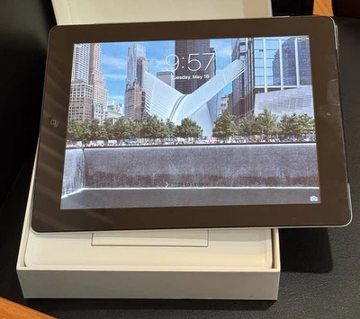 Apple iPad 2 A1397 16 GB Wi-Fi, 3G Verizon, 9.7 Bundle with cover box charger ++ - Image 1 of 4