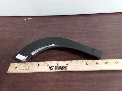 International Navistar Wheel Pocket Trim For Corner 434246001 Free Shipping - Image 1 of 4