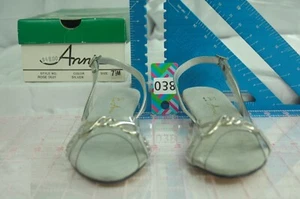 Annie Women's size 7.5 Clear Lucite and Silver Slingback Strap Sandals NWOT - Bild 1 von 11