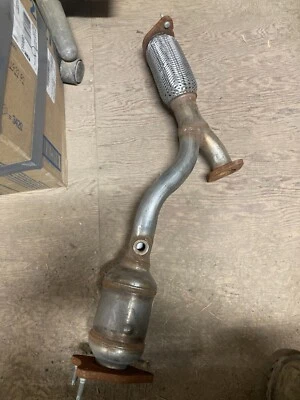 New GM 19169161 Catalytic Converter General Motors 19169161 Chevy Malibu Cat - Image 1 of 4