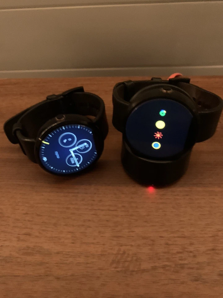 2x Motorola Moto 360 1ª Generación - Enciende, Probablemente Necesita Batería Nueva, Se envía barato Foto 1 de 3