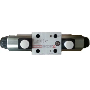 A● ATOS  DKE-1714 DC 10 Solenoid Directional Valves New - Imagen 1 de 3