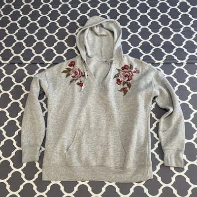Sudadera con Capucha American Eagle Outfitters Para Mujer’s M Gris Floral Bordado Pecho Cuello en V Foto 1 de 4