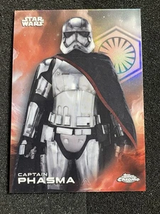 2025 Topps Chrome Star Wars Rainbow Refractor #19 Captain Phasma - Picture 1 of 2