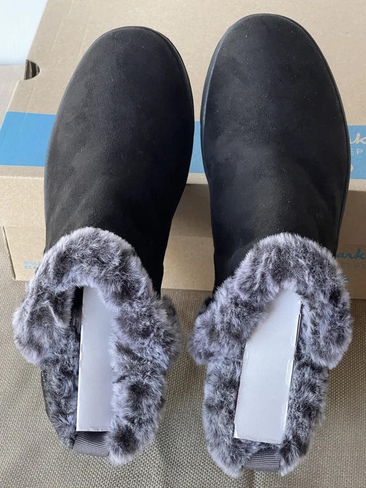 Woman’s Clark’s Breeze Fur Ankle Boot 11 M