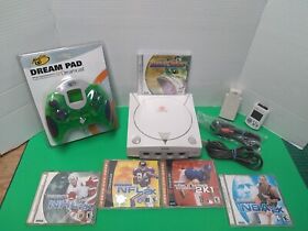 SEGA Dreamcast  Home System One Controller All Hookups 5 Games - White