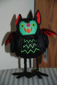 Hyde and Eeek Boutique Halloween Bird Figure - Batrick - Target 2024 - Picture 1 of 4