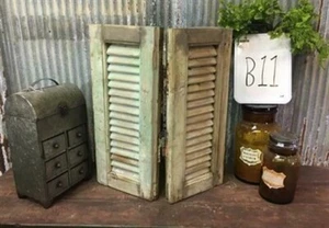 Small Green Antique Farmhouse Shutter, Wood Shutter, Architectural Salvage B11, - Picture 1 of 5