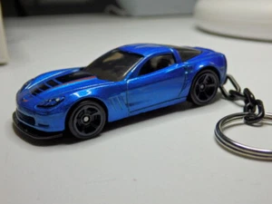 Hot Wheels '11 Corvette Stingray Grand Sport Coupe with a Keychain Keyring - Foto 1 di 2