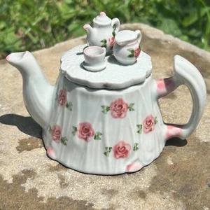 Andrea von Sadek Keramik Teekanne mit Miniatur Teeservice Deckel & rosa Rosen 4" - Bild 1 von 9