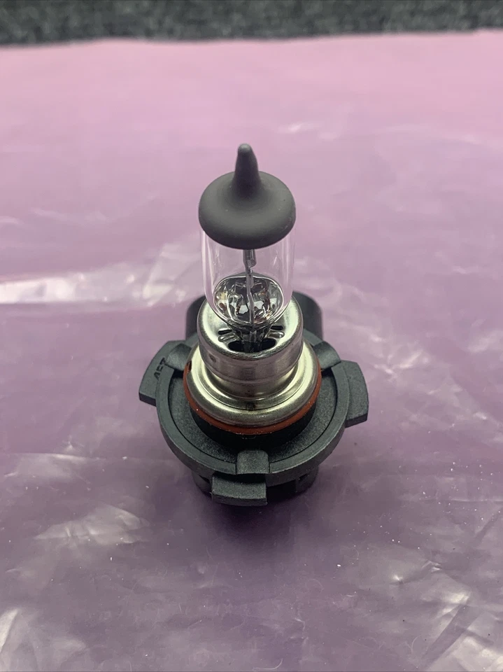 Bombilla antiniebla Eiko 9045 - lámpara estándar para vehículos enumerados en la tabla a continuación Foto 1 de 4