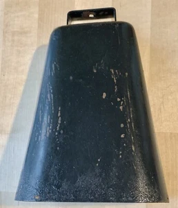ANTIQUE/VINTAGE LARGE BLACK STEEL/METAL COW BELL!! 7 1/4" Tall - Picture 1 of 5