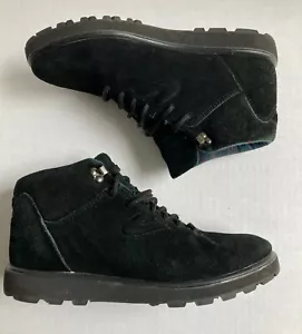 Vtg Tretorn Ankle Booties Womens 9 US Black Suede Leather Flannel Plaid Lining - Picture 1 of 8