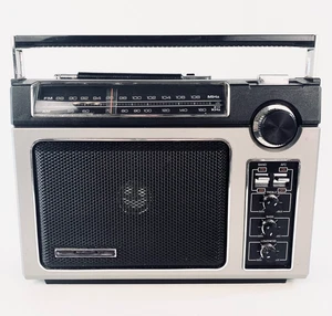 Radio AM/FM portátil General Electric de colección cable o batería #7-2880B - FUNCIONA - Imagen 1 de 17