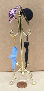 Hüte und Regenschirm auf Metall Messingoptik Ständer Tumdee Maßstab 1:12 Puppenhaus 57 - Bild 1 von 2