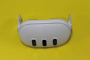 ***BROKEN*** Meta Quest 3 128GB VR Headset Only (No Controllers) - Picture 1 of 6