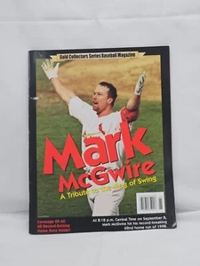 Mark McGwire TRIBUTO AL RE DELLO SWING Gold Collectors Series rivista baseball~ - Foto 1 di 12