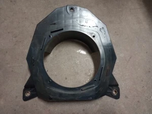 2003-2006 Cadillac Escalade Platinum REAR RIGHT SIDE DOOR SPEAKER BRACKET y12 - Picture 1 of 3