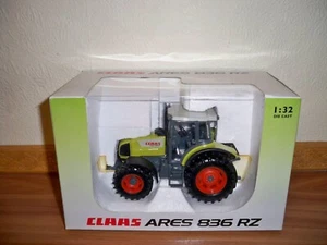 UNIVERSAL HOBBIES - 1:32 Scale - CLAAS ARES 836 RZ TRACTOR - No: 246 198.0 - Picture 1 of 6