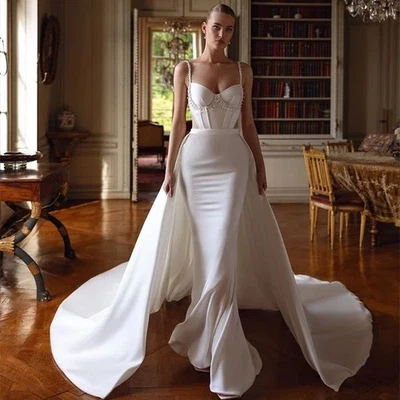 Elegantes vestidos de novia de sirena de satén vestidos de cristal tren desmontable Foto 1 de 4