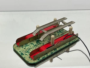 JOUSTRA? TRI-ANG? TIN TOY + WOOD GARAGE CAR LIFT 1960's ? -L18.0cm- GOOD - 554 - Picture 1 of 7