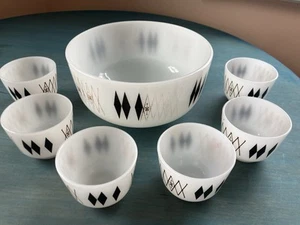 Vtg Federal Glass Milk Glass Atomic Harlequin 2 1/2 QT Bowl W/ 6 Custard Cups - Picture 1 of 7
