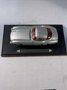 Silver 1:18 Scale Maisto Mercedes-Benz 300SLR Coupe 1955 “Uhlenhaut” Model Car - Picture 1 of 19