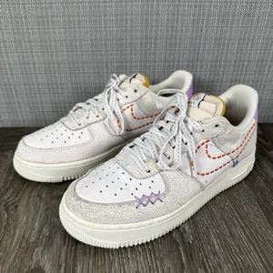 Nike Air Force 1 '07 SE 101 Sneakers Women Size 10 White Multi Shoes DX2348-100 - Picture 1 of 15