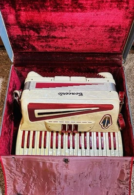 Концерт фортепиано аккордеон 1960-х красный белый жемчуг 41 клавиши Marotta новом - Изображение 1 из 4