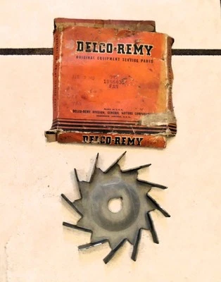 Nuevo de Lote Antiguo Delco Remy 1953-1955 Chevrolet Corvette Ventilador Generador 6 Voltios 1866400 1954 Foto 1 de 4
