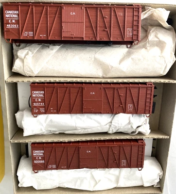 Paquete de 3 vagones de madera Accurail Ho Canadian National 40' kit 3317 1 con extremos de acero Foto 1 de 4