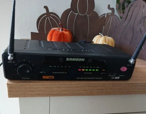 Samson CR77 RECEIVER AND STAGE MICROPHONE FULLY WORKING CHANNEL U2 EXCELLENT - Picture 1 of 11