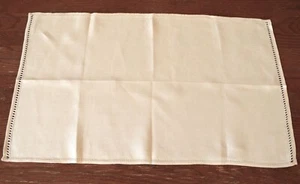 VINTAGE BEIGE LINEN CENTERPIECE RUNNER HAND DRAWN WORK EDGING 16X28 INCH LOVELY - Picture 1 of 3