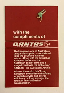 1970s QANTAS ORIGINAL WITH COMPLIMENTS GOLD KANGAROO RED CARD LAPEL PIN BADGE - Bild 1 von 3