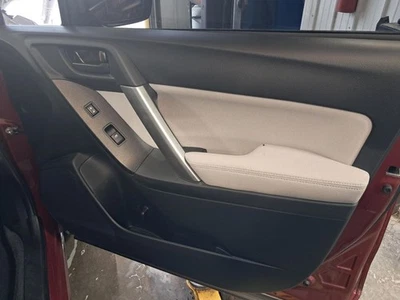 2015 Subaru Forester Right Front Door Trim Panel Tan Used OEM 437439 Foto 1 de 4