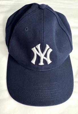 RARE-NEVER WORN-Vintage NY YANKEES "Genuine Merchandise" by GROSSCAP-Embroidered - Image 1 of 4