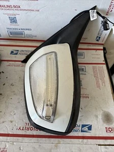 2008 MERCEDES C CLASS W204 POWER MIRROR SIDE VIEW DOOR TURN SIGNAL LIGHT RH - Picture 1 of 10