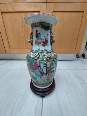 Large 19th Century Chinese Famille Rose Vase - Image 1 of 4