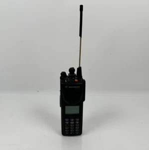 Motorola H09RDF9PW7BN XTS 3000 VHF Portable Radio - Afbeelding 1 van 11