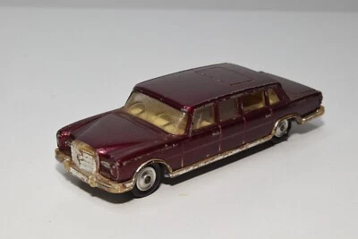 B67 1:43 CORGI TOYS 247 MERCEDES-BENZ 600 PULLMAN MET. RED EXC. COND. RIDIPIN... - Immagine 1 di 4