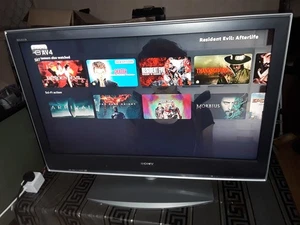 Sony Bravia 40" LCD TV 1080p KDL-40S2010  - Picture 1 of 11